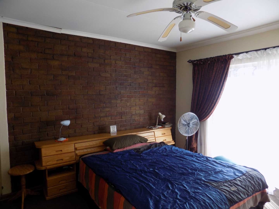 4 Bedroom Property for Sale in Universitas Ridge Free State